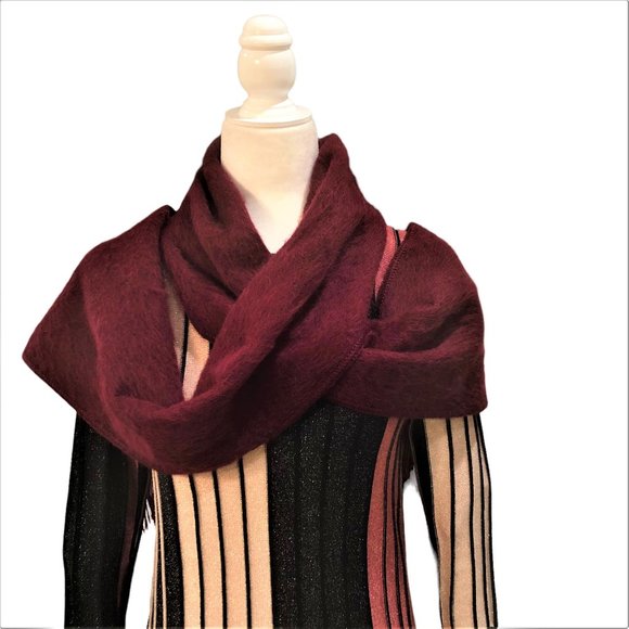 Burgundy Alpaca Wool Soft Fuzzy Scarf/ Wrap Hypoallergenic Made in Peru - Picture 4 of 6